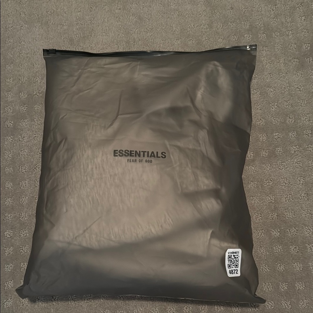 Essentials: Fear Of God Light oatmeal color